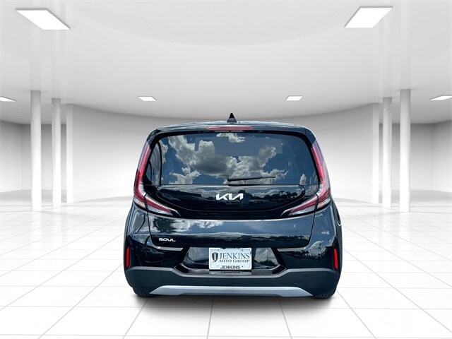 2023 Kia Soul LX photo 3
