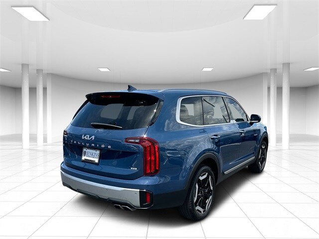 2023 Kia Telluride S photo 3