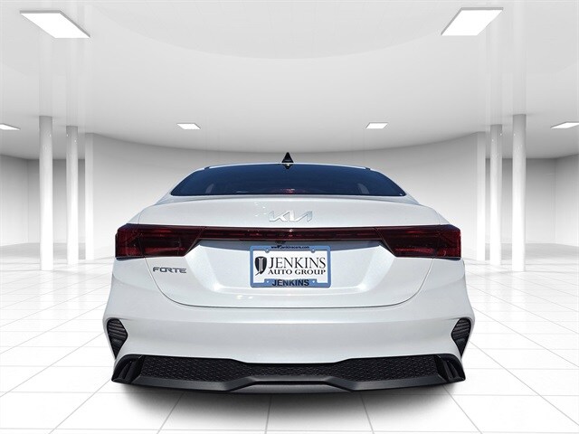 2023 Kia Forte LXS photo 3