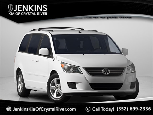 2009 Volkswagen Routan S's photo