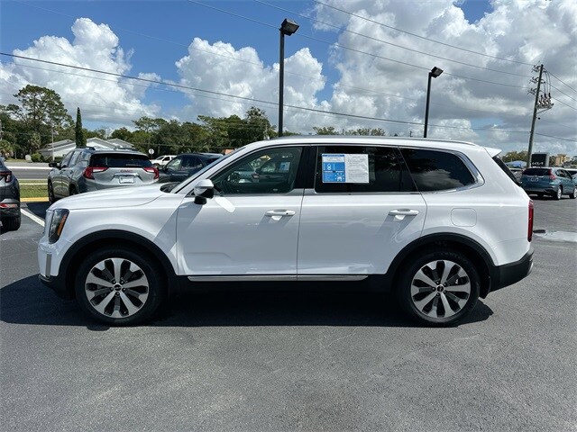 2022 Kia Telluride EX photo 4