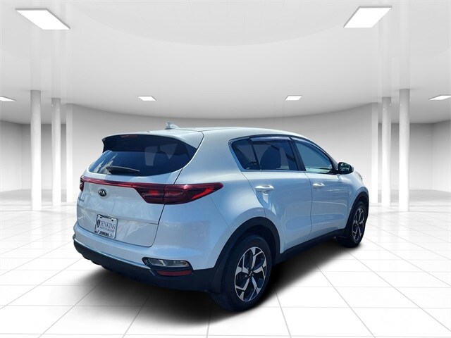 2022 Kia Sportage LX photo 3