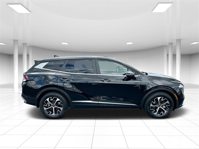 2023 Kia Sportage EX photo 2