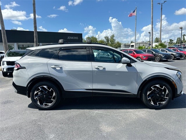 2023 Kia Sportage photo 2