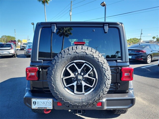 2024 Jeep Wrangler Rubicon photo 3