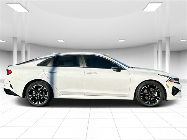 2022 Kia K5 GT-Line photo 2