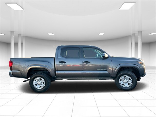 2023 Toyota Tacoma Double Cab photo 2