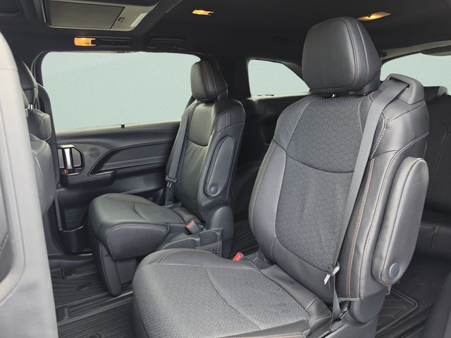 2025 Toyota Sienna Limited - Photo 27