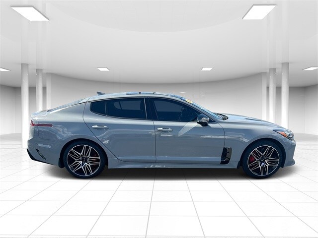 2023 Kia Stinger GT2 photo 2