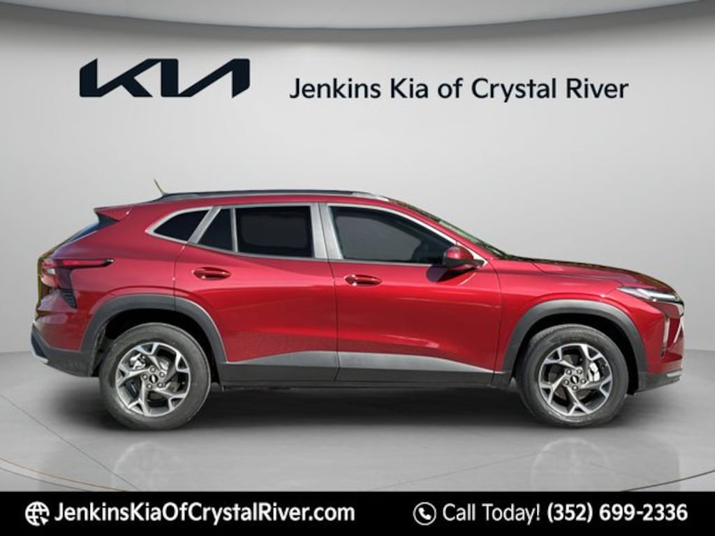 Used 2024 Chevrolet Trax LT SUV