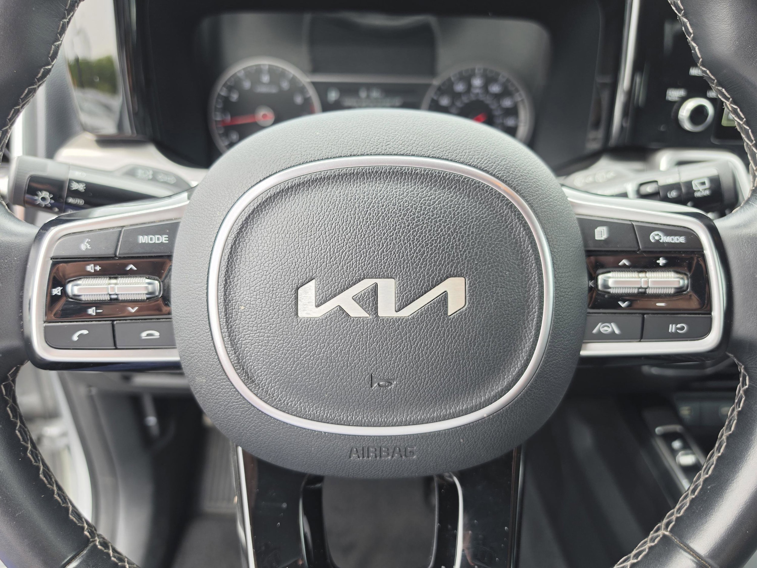 2022 Kia Sorento S - Photo 40