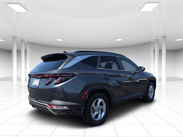 2022 Hyundai Tucson SEL photo 2