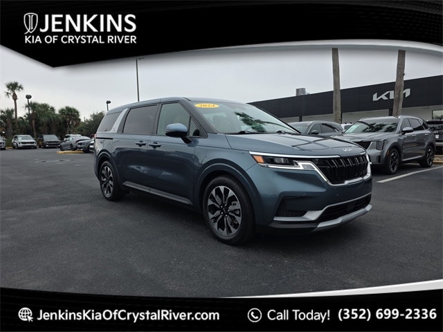 2024 Kia Carnival EX's photo