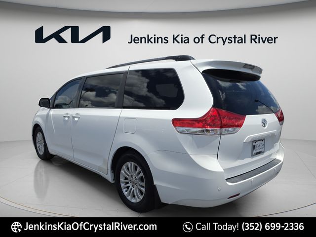 2011 Toyota Sienna XLE - Photo 10