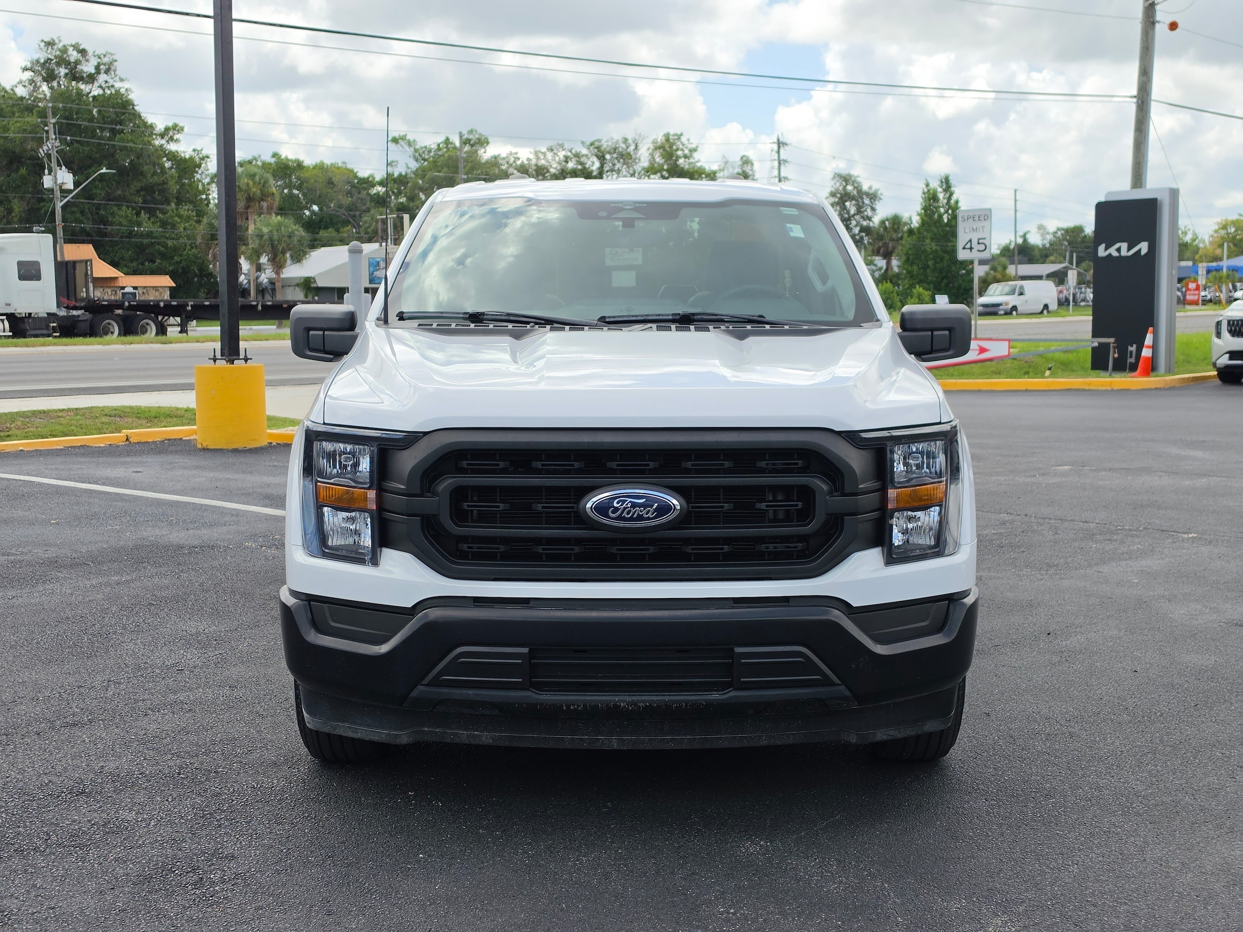 2023 Ford F-150 XL - Photo 17