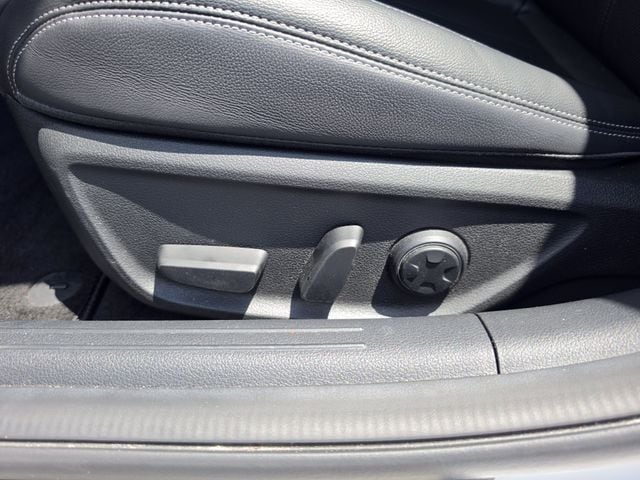 2025 GENESIS G70 Standard - Photo 29