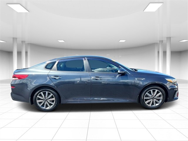 2019 Kia Optima LX photo 2