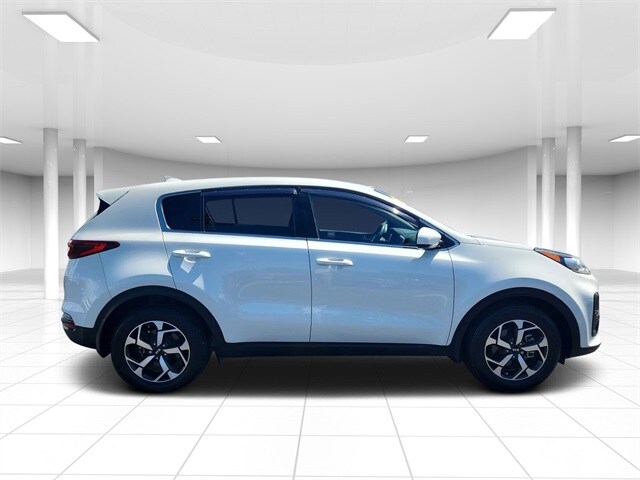 2022 Kia Sportage LX photo 2
