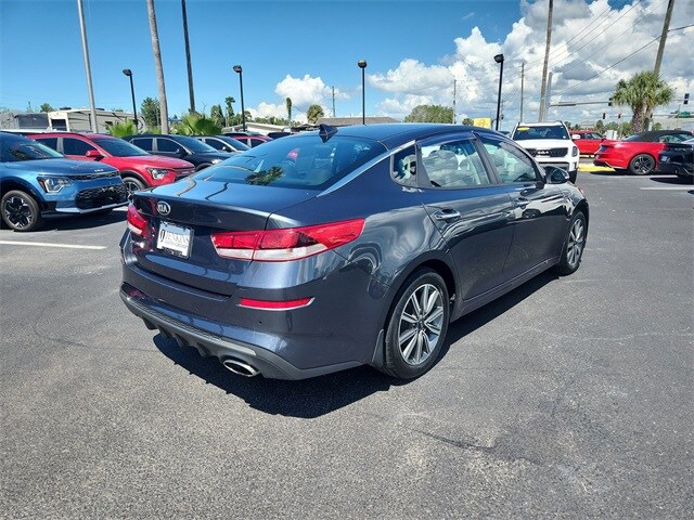 2019 Kia Optima LX photo 3