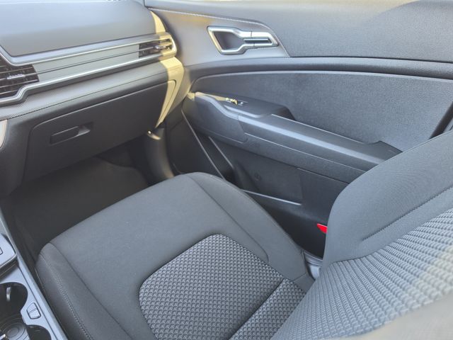 2025 Kia Sportage LX - Photo 25