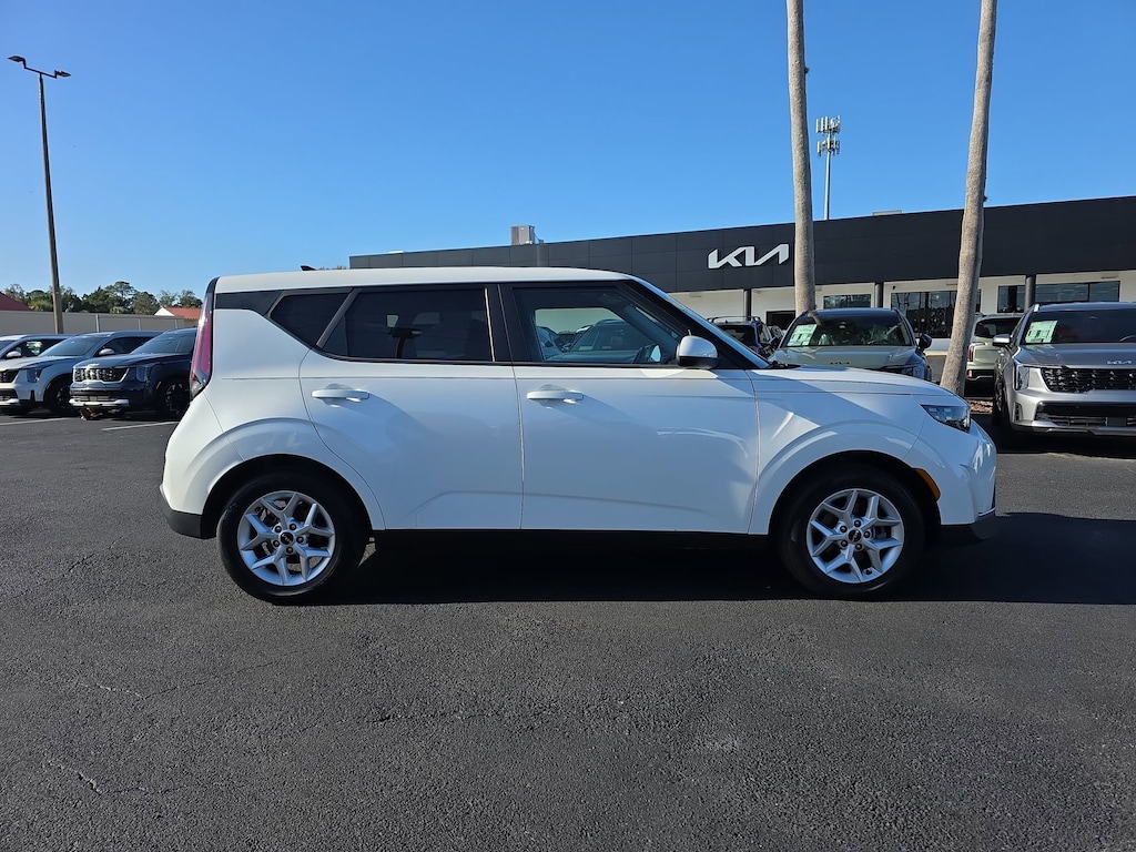 Certified 2023 Kia Soul LX Hatchback