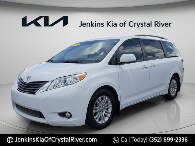 2011 Toyota Sienna XLE - Photo 16