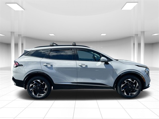 2023 Kia Sportage photo 2