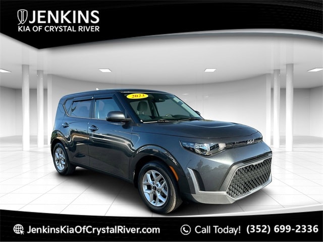 2023 Kia Soul LX's photo