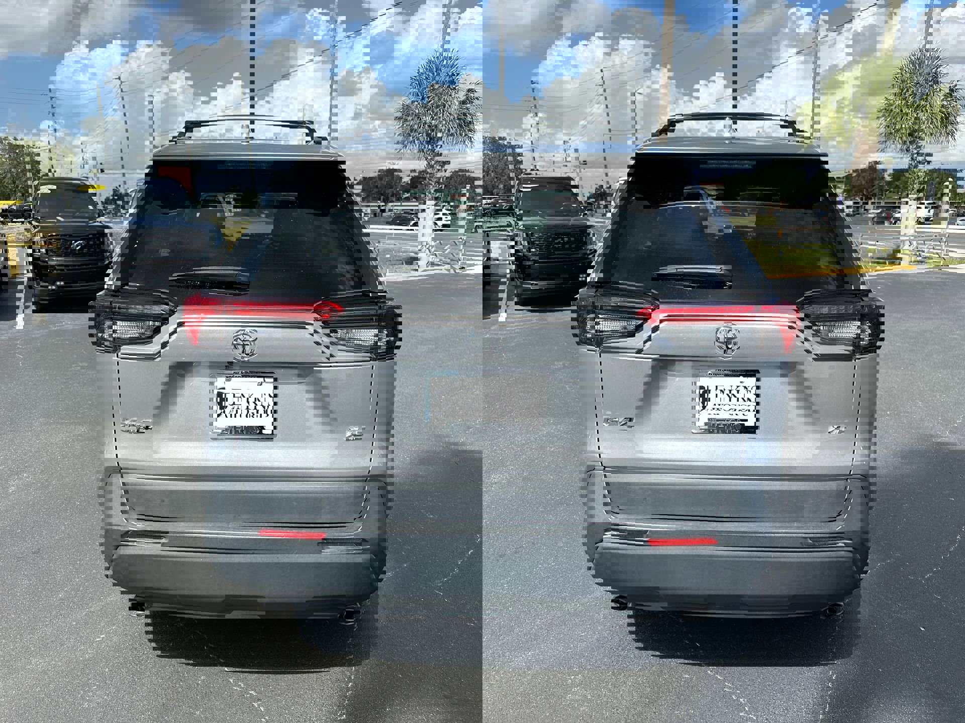 2020 Toyota RAV4 XLE Premium photo 3