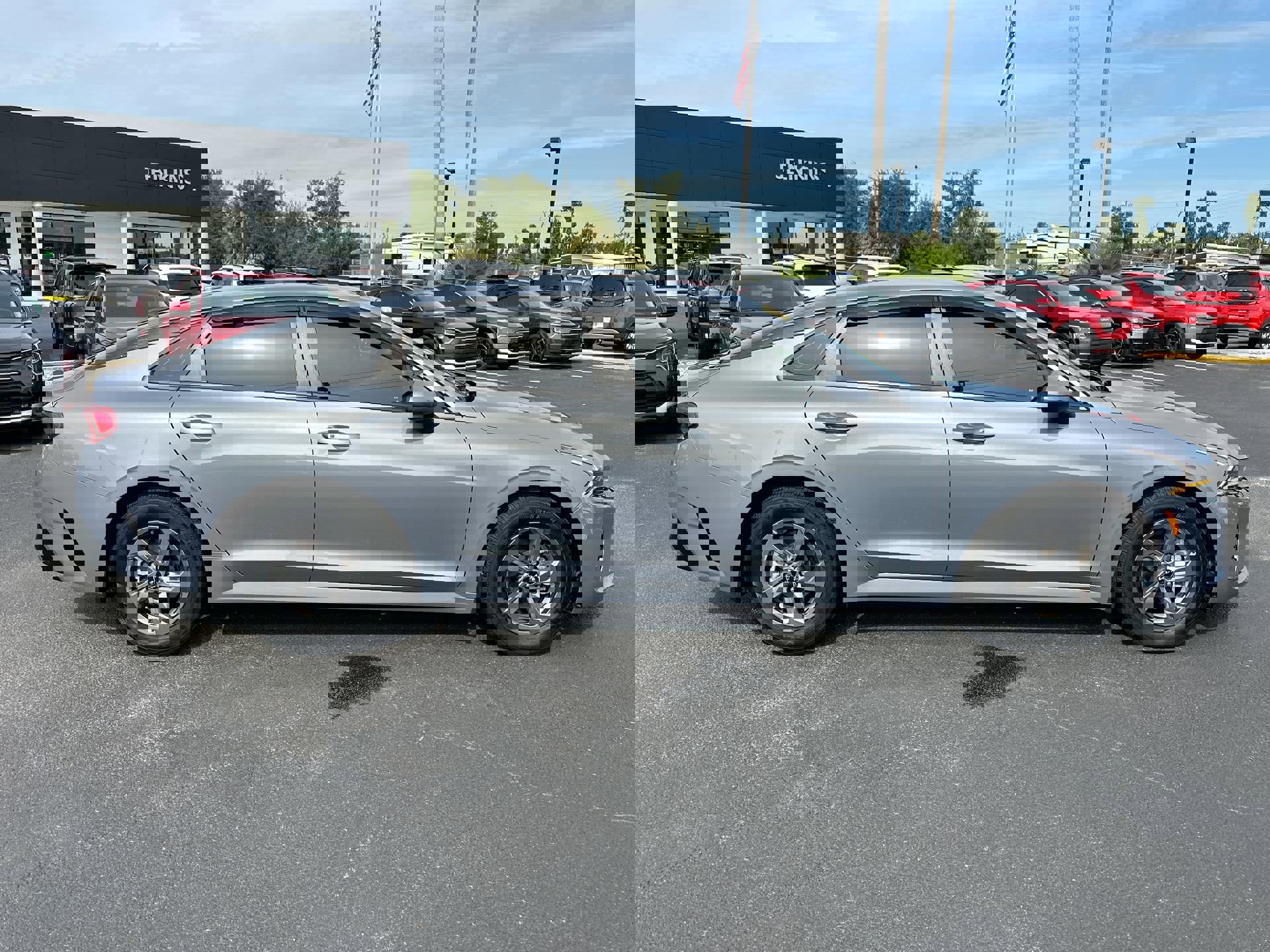 2024 Kia K5 LXS photo 2