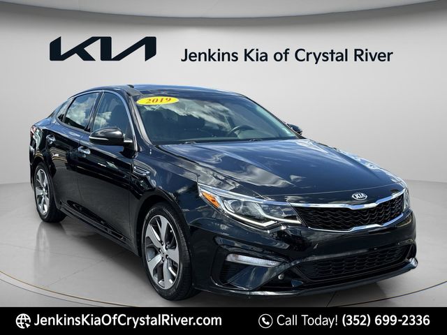 2019 Kia Optima S AT's photo