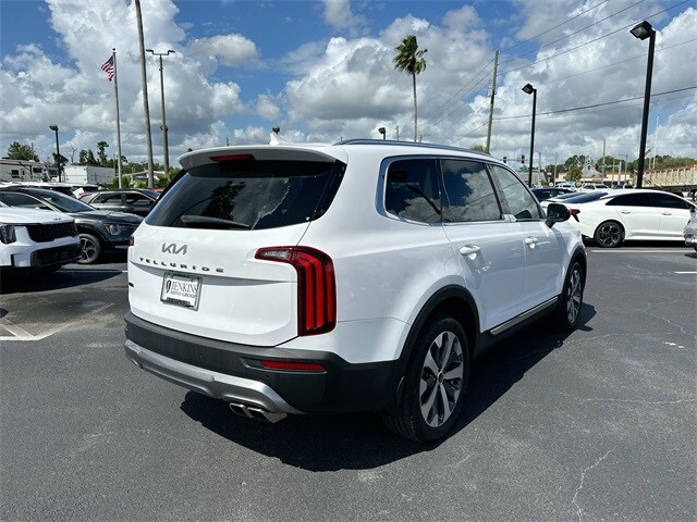2022 Kia Telluride EX photo 2