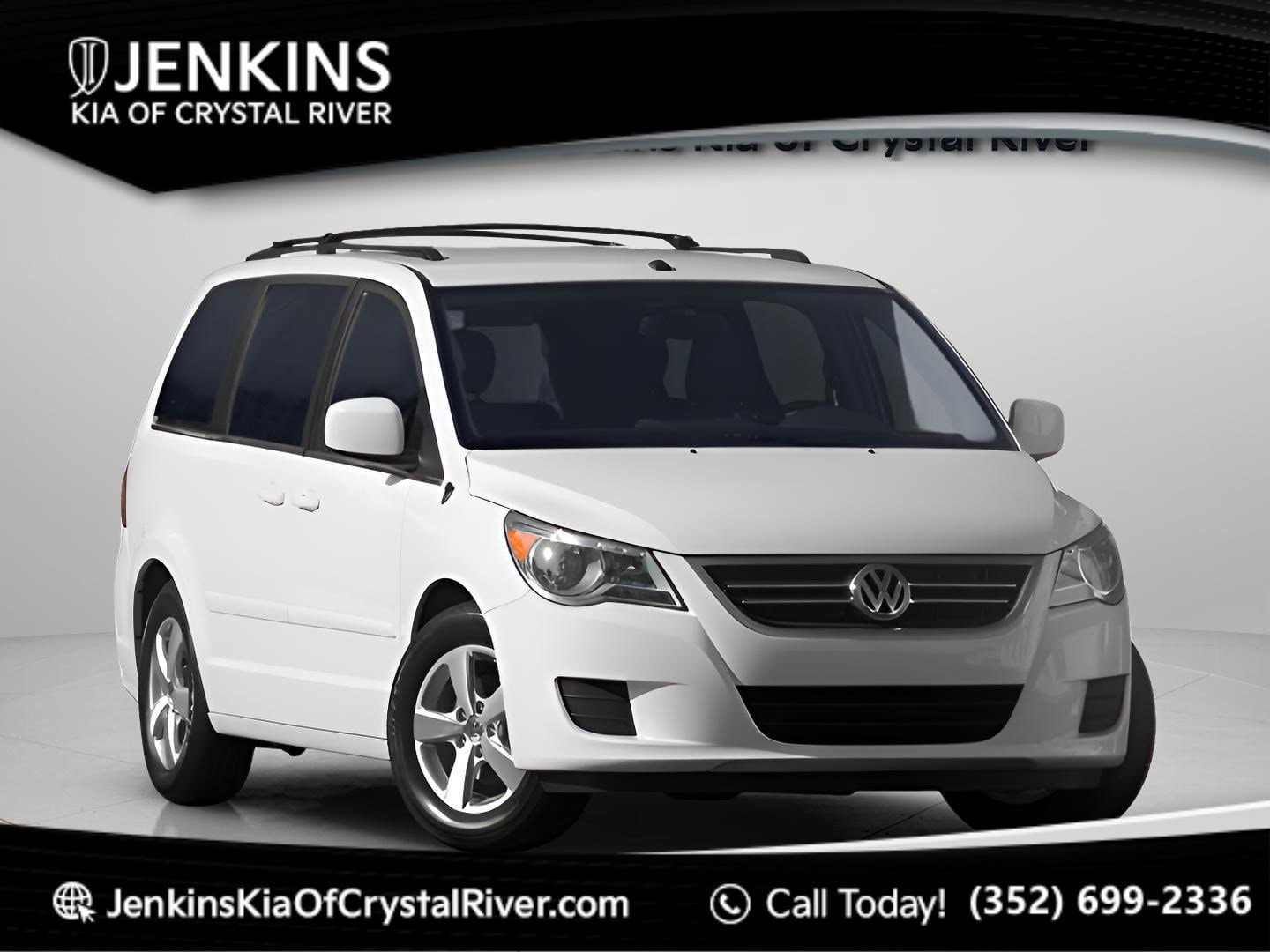 2009 Volkswagen Routan S's photo