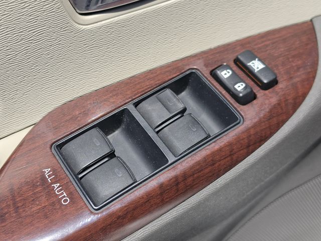2011 Toyota Sienna XLE - Photo 30