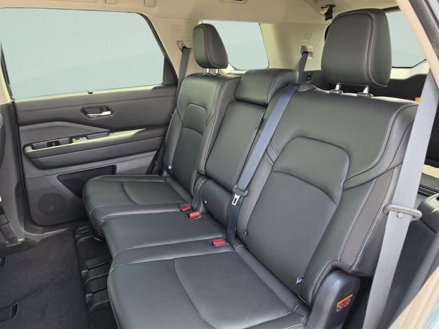 2023 Nissan Pathfinder SL - Photo 28