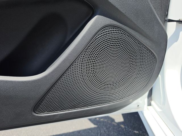 2025 GENESIS G70 Standard - Photo 28