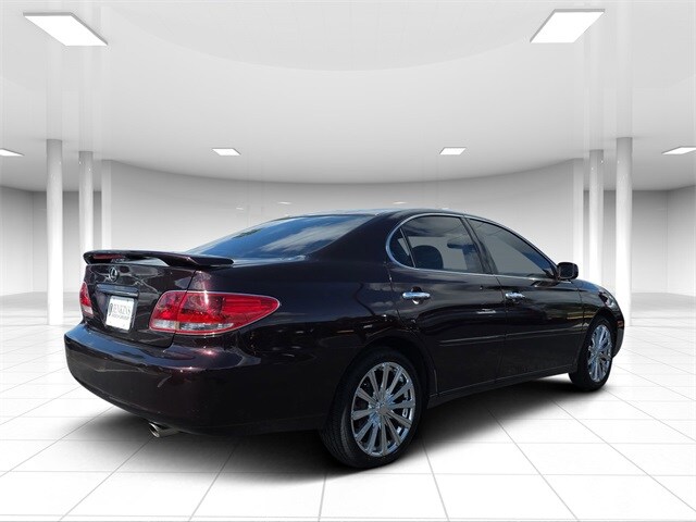 2005 Lexus ES 330 Base photo 2