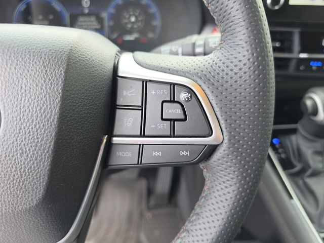 2025 Toyota Sienna Limited - Photo 40
