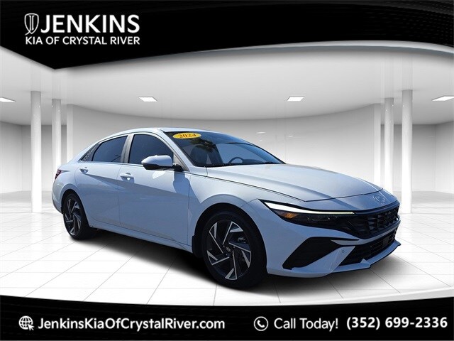 2024 Hyundai Elantra Limited's photo