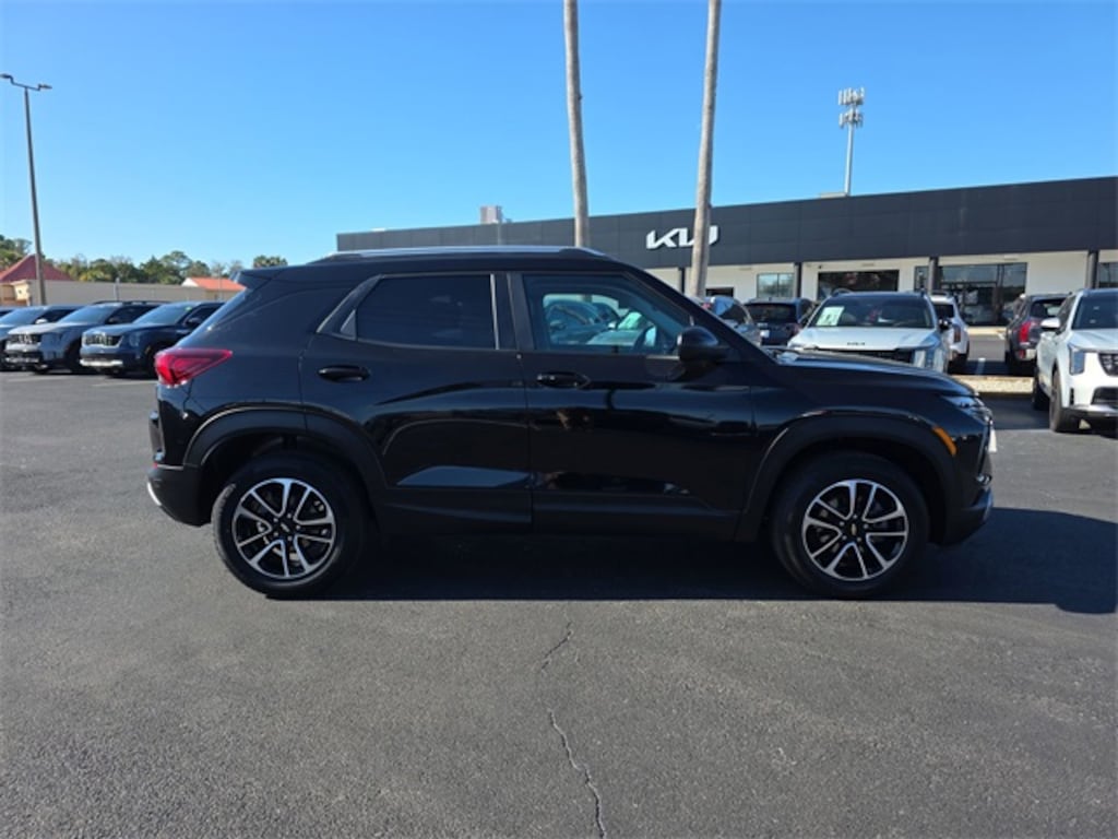 Used 2025 Chevrolet Trailblazer LT SUV