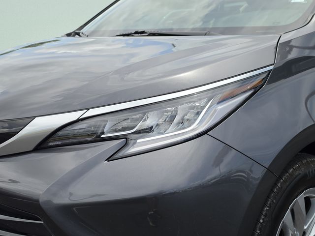 2025 Toyota Sienna Limited - Photo 46