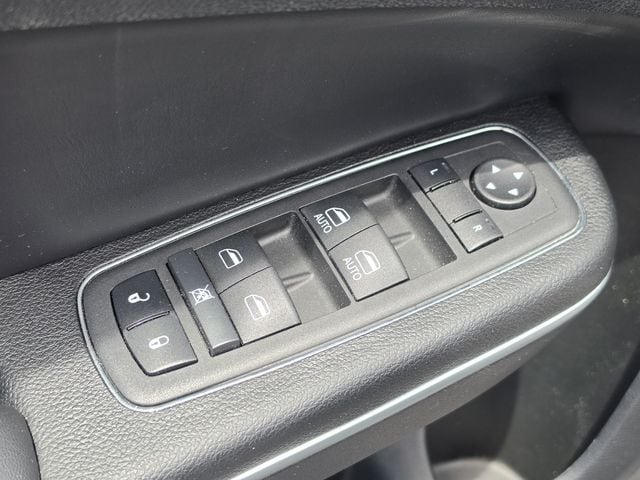 2023 Chrysler 300 S - Photo 27