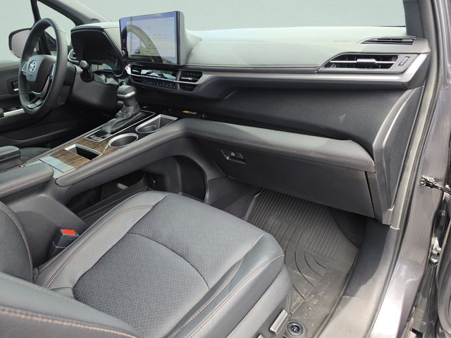 2025 Toyota Sienna Limited - Photo 20