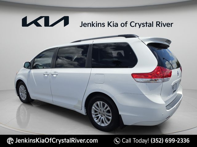 2011 Toyota Sienna XLE - Photo 11