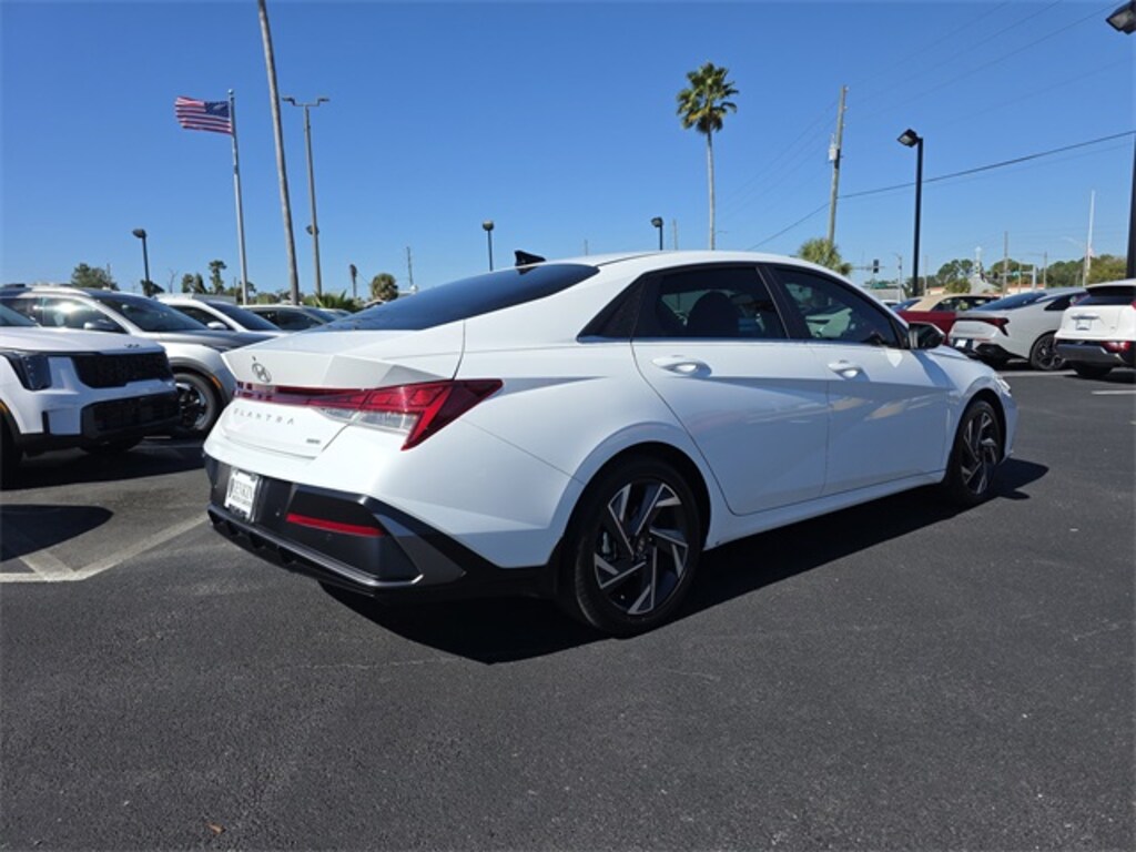 Used 2024 Hyundai Elantra Hybrid Limited Sedan