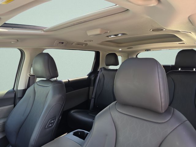 2025 Kia Carnival SX - Photo 30