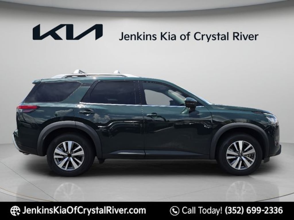 Used 2023 Nissan Pathfinder SL SUV