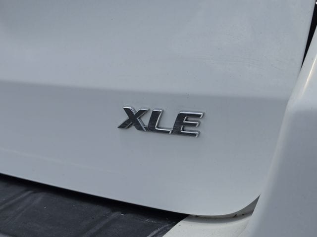 2011 Toyota Sienna XLE - Photo 22