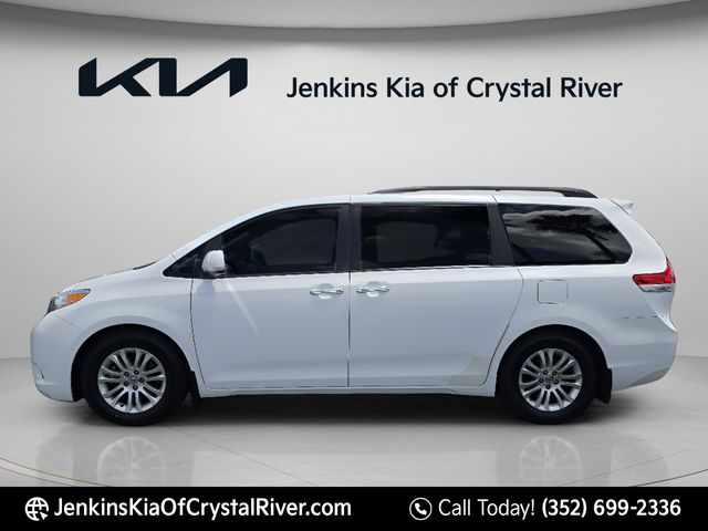 2011 Toyota Sienna XLE - Photo 13