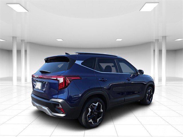 2025 Kia Seltos EX photo 3